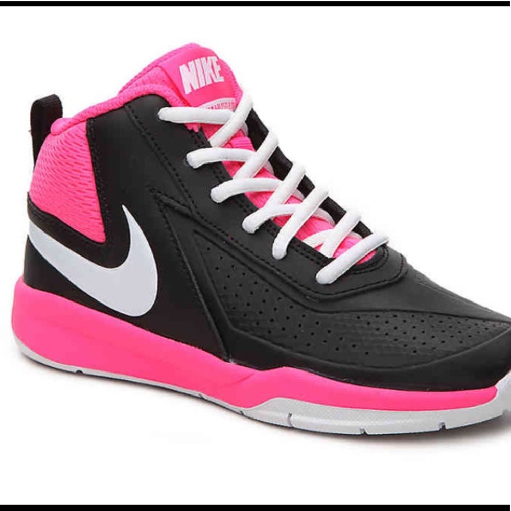 Nike Team Hustle D7 Athletic Shoes